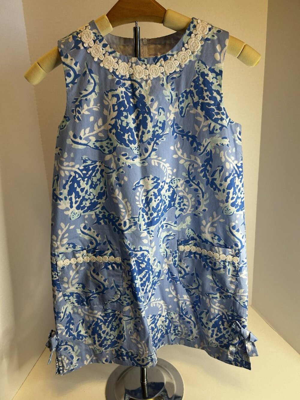 Size 8, EUC, Little Lilly Classic Shift, Pattern: Blue Peri, Turterly Awesome